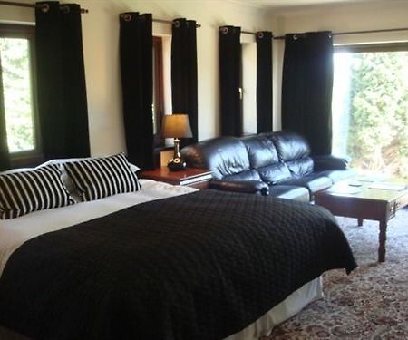 Foxwood Guest House Robin Hood エクステリア 写真
