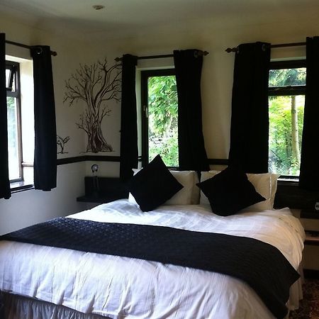 Foxwood Guest House Robin Hood エクステリア 写真