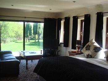 Foxwood Guest House Robin Hood エクステリア 写真