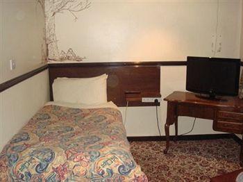 Foxwood Guest House Robin Hood エクステリア 写真