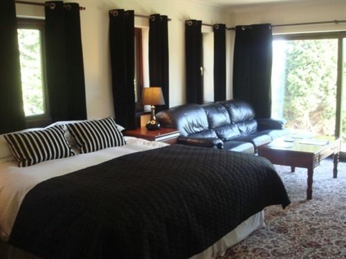Foxwood Guest House Robin Hood エクステリア 写真