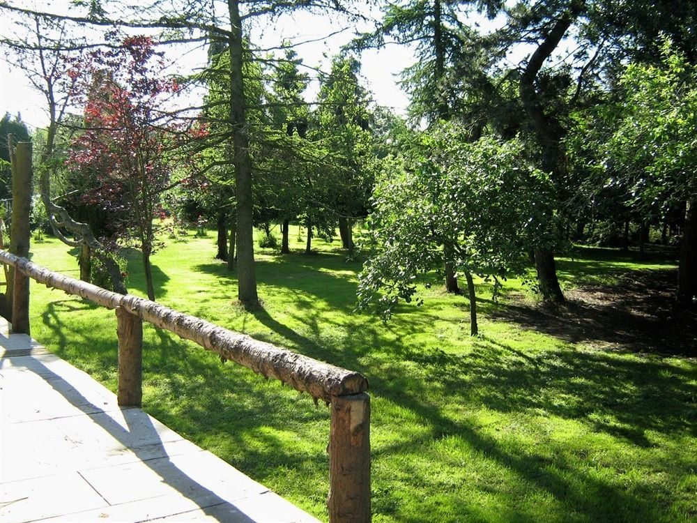 Foxwood Guest House Robin Hood エクステリア 写真